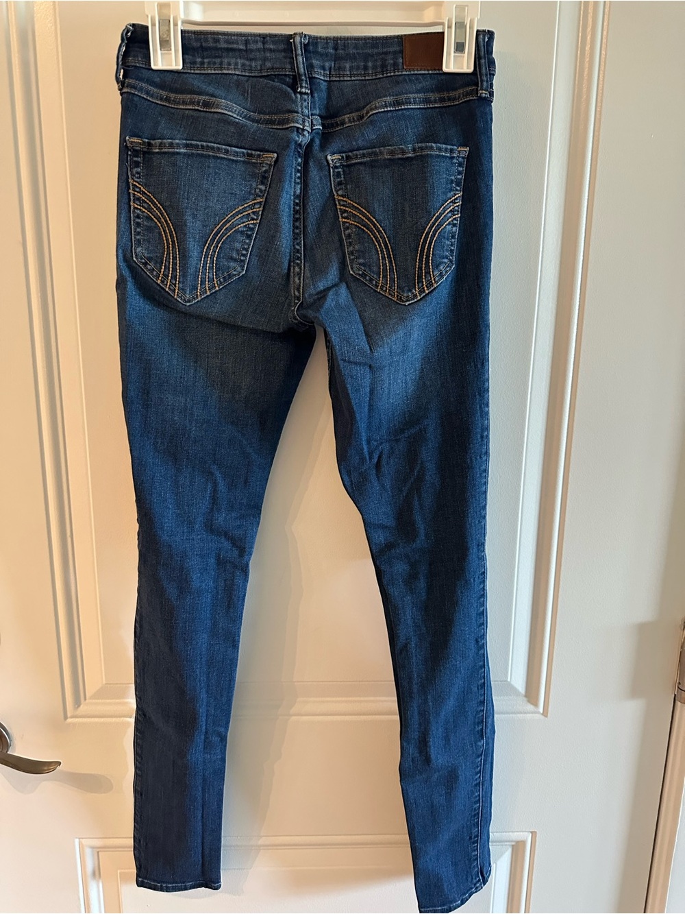 Hollister Skinny Jeans - Picture 2 of 3